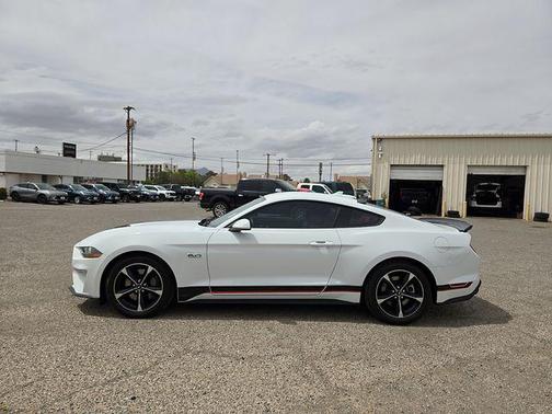 Oxford White 2021 Ford Mustang GT