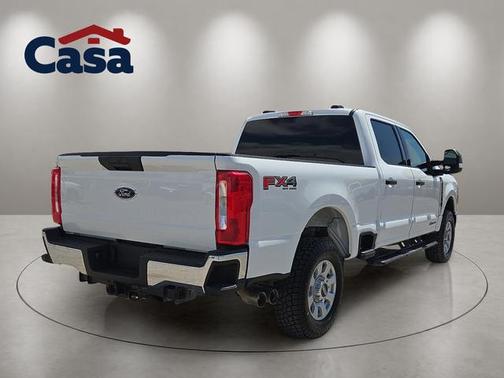 Oxford White 2024 Ford F-250 XLT