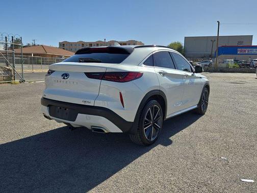 Majestic White 2023 INFINITI QX55 LUXE