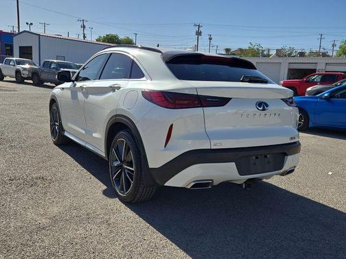 Majestic White 2023 INFINITI QX55 LUXE