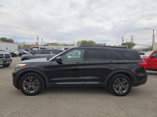 Agate Black Metallic 2024 Ford Explorer XLT