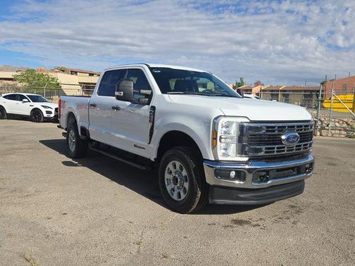 Oxford White 2024 Ford F-250 XLT
