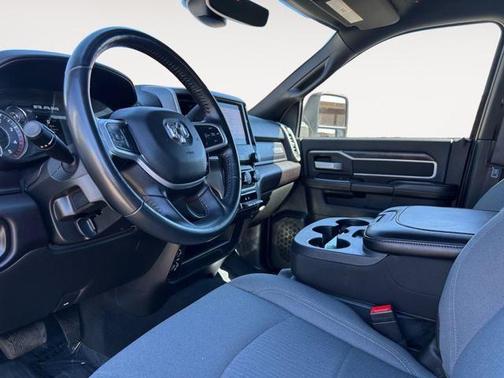 2024 RAM 3500 Big Horn Crew Cab 4x4 8' Box