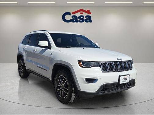 Bright White Clearcoat 2020 Jeep Grand Cherokee Laredo
