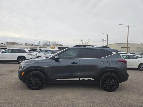 2022 Kia Seltos Nightfall