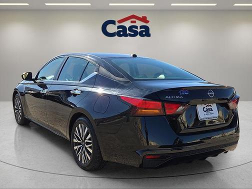 Super Black Clearcoat 2024 Nissan Altima 2.5 SV