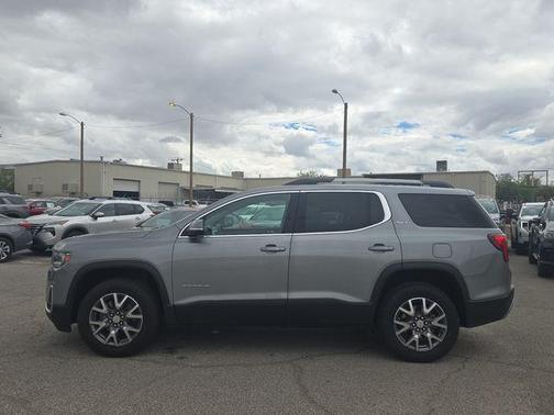 2023 GMC Acadia FWD SLT