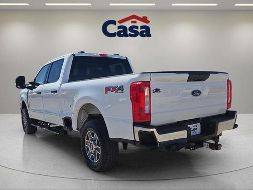 Oxford White 2025 Ford F-250 XLT