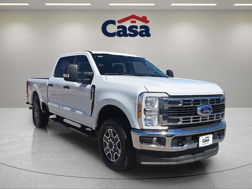 Oxford White 2025 Ford F-250 XLT