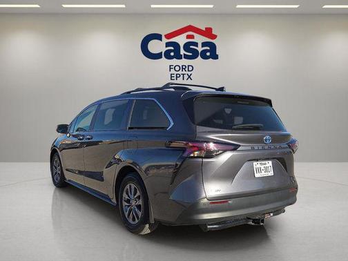 2025 Toyota Sienna XLE 7 Passenger