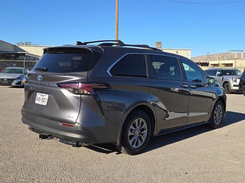 2025 Toyota Sienna XLE 7 Passenger