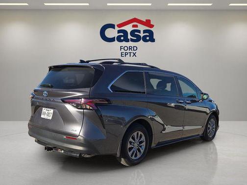 2025 Toyota Sienna XLE 7 Passenger