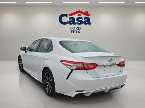 2020 Toyota Camry SE
