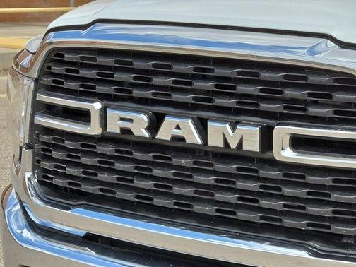 2024 RAM 3500 Big Horn Crew Cab 4x4 8' Box