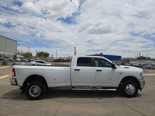 2024 RAM 3500 Big Horn Crew Cab 4x4 8' Box