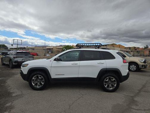 Bright White Clearcoat 2019 Jeep Cherokee Trailhawk