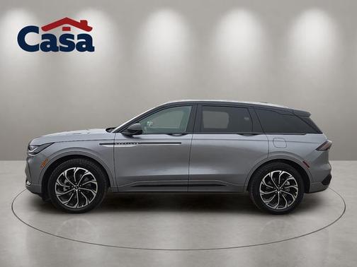 Lustrous Gray Metallic 2025 Lincoln Nautilus Reserve