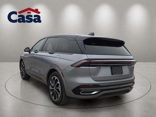 Lustrous Gray Metallic 2025 Lincoln Nautilus Reserve