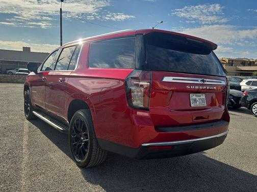 2023 Chevrolet Suburban LS