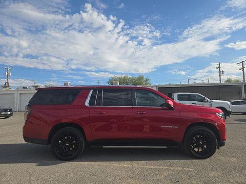 2023 Chevrolet Suburban LS