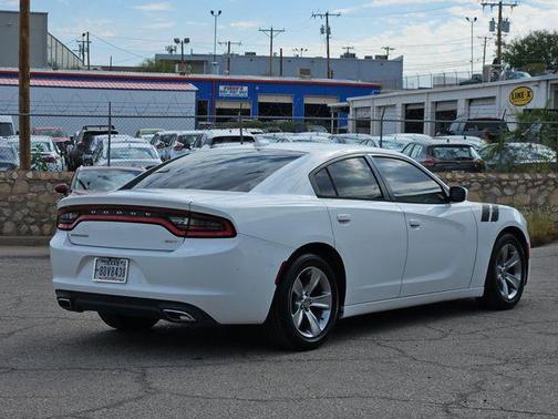 2016 Dodge Charger SXT