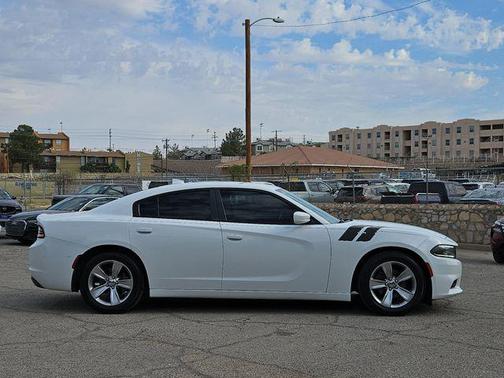 2016 Dodge Charger SXT