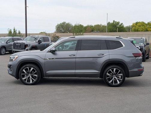 Platinum Gray Metallic 2024 Volkswagen Atlas 2.0T SEL Premium R-Line