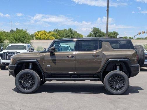 Deep 2025 GMC HUMMER EV SUV 2X