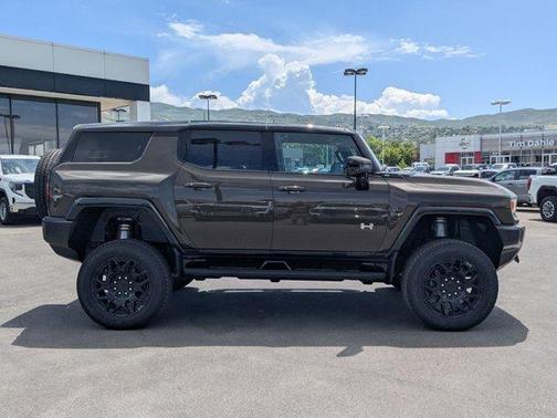 Deep 2025 GMC HUMMER EV SUV 2X