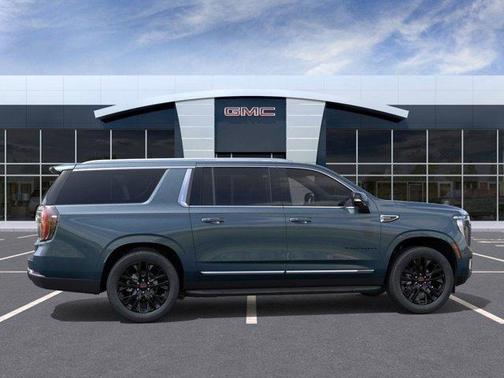 Metallic 2026 GMC Yukon XL Elevation