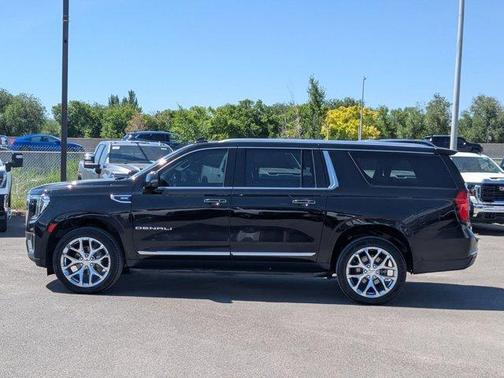 Onyx Black 2021 GMC Yukon XL SLT