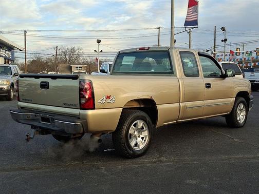 2004 Chevrolet Silverado 1500 LS Extended Cab