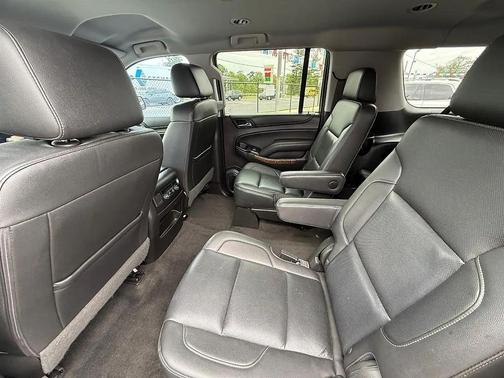 Silver Ice Metallic 2018 Chevrolet Suburban Premier