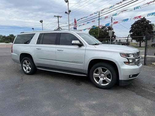 Silver Ice Metallic 2018 Chevrolet Suburban Premier