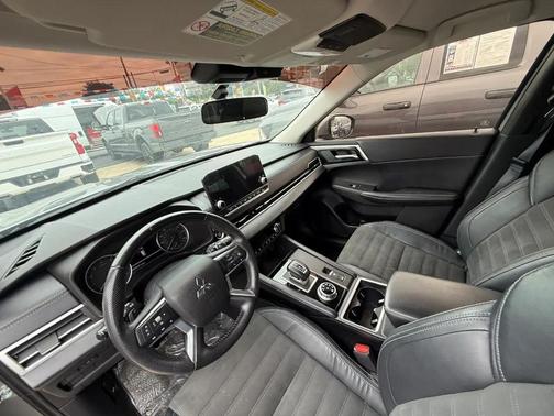 Mercury Gray Metallic 2022 Mitsubishi Outlander SE S-AWC