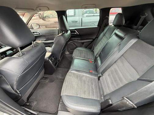 Mercury Gray Metallic 2022 Mitsubishi Outlander SE S-AWC