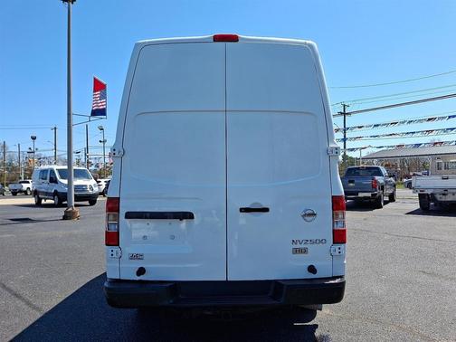 2016 Nissan NV Cargo NV2500 HD SV V8