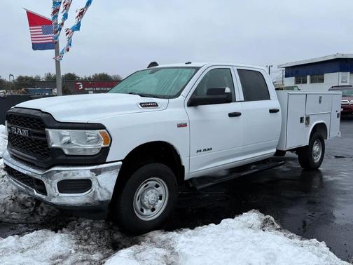 2022 RAM 2500 Tradesman Crew Cab 4x4 8' Box