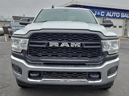 2022 RAM 2500 Tradesman Crew Cab 4x4 8' Box