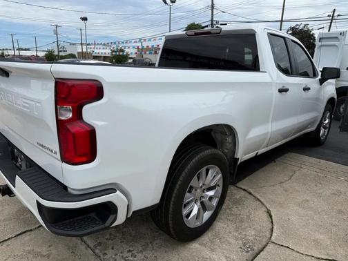 Summit White 2021 Chevrolet Silverado 1500 Custom