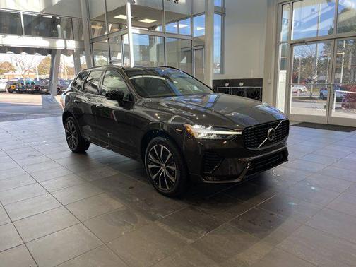 2025 Volvo XC60 B5 Plus