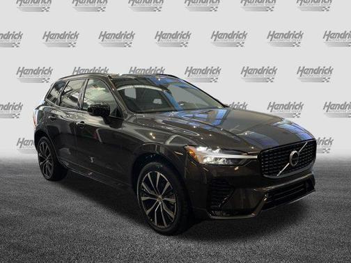 2025 Volvo XC60 B5 Plus