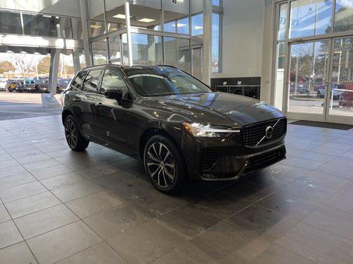 2025 Volvo XC60 B5 Plus