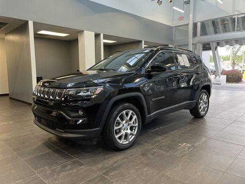 2022 Jeep Compass Latitude Lux