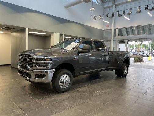 2025 RAM 3500 Tradesman Crew Cab 4x4 8' Box