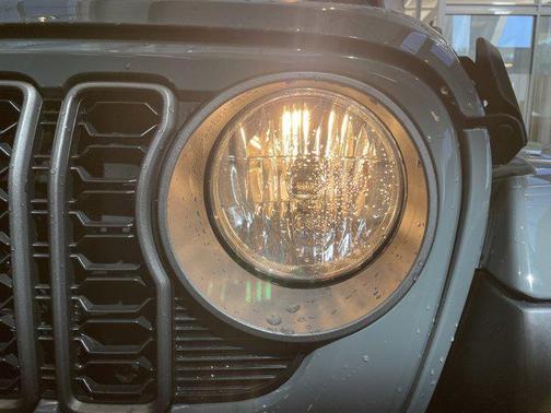 2025 Jeep Gladiator High Tide