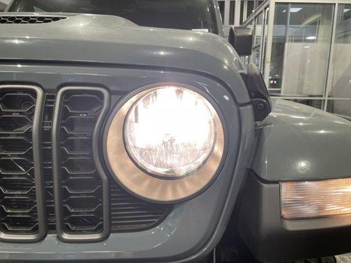 2026 Jeep Gladiator Sport S