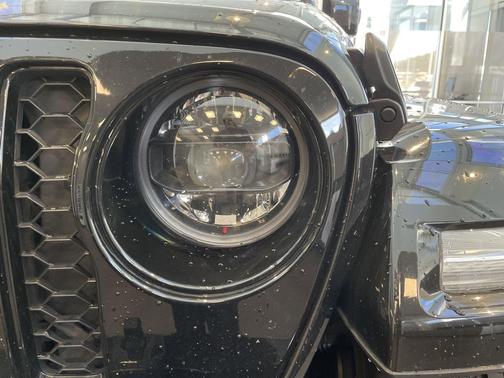 Black Clearcoat 2023 Jeep Gladiator High Altitude 4x4
