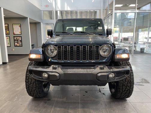 2025 Jeep Gladiator Nighthawk