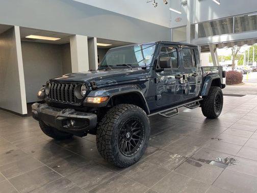 2025 Jeep Gladiator Nighthawk